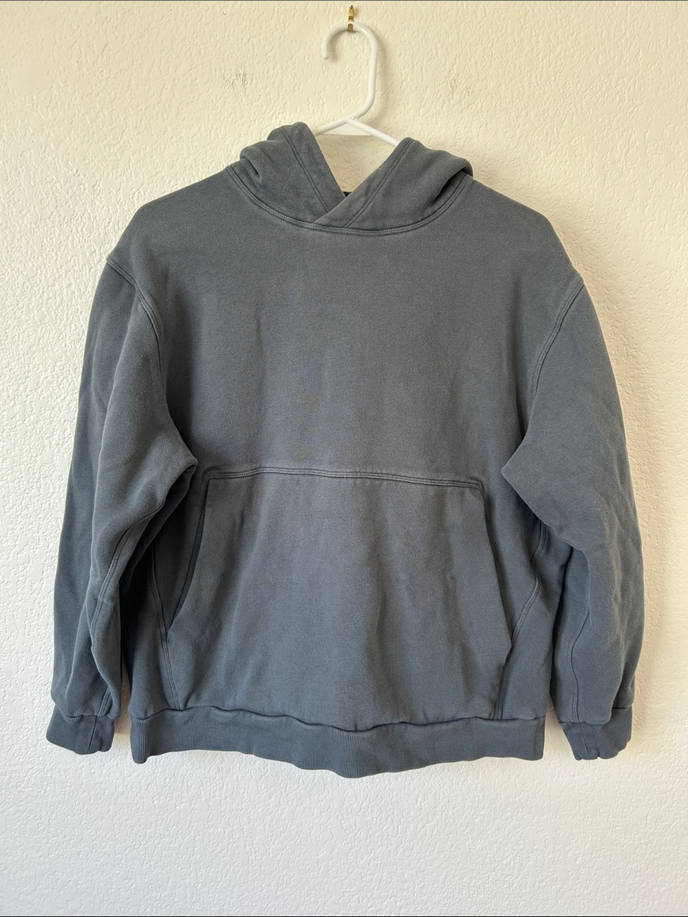 lululemon athletica Men's Hooded Pullover — Slate Gray